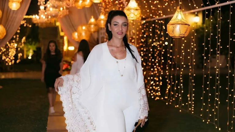 هبة الأباصيري تدافع عن شيرين وحماقي وتستحضر روح فايزة أحمد - صورة 2