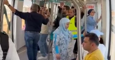 فى ختام يومه الأول.. إقبال كبير على آخر رحلات المونوريل المتجهة لمحطة المشير