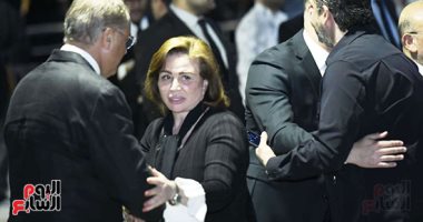 إلهام شاهين وهند صبرى ونرمين الفقى فى عزاء هانى شاكر.. صور
