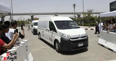 وصول جثمان الفنان الراحل عبد الرحمن أبو زهرة إلي مسجد الشرطة
