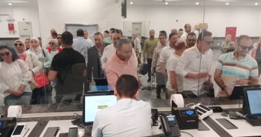 إقبال كبير من المواطنين على استخدام المونوريل.. صور