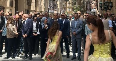 رئيس الوزراء يتفقد شارع الفن خلال جولته التفقدية بوسط البلد