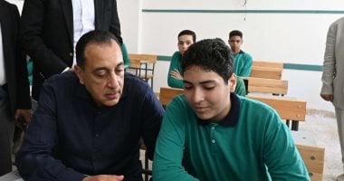 رئيس الوزراء يتفقد مجمع بولاق الدكرور التعليمى رئيس الوزراء يتفقد مجمع بولاق الدكرور التعليمى