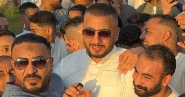 عصام السقا يحتفل بعيد الأضحى فى مسقط رأسه بالمنيا وسط جمهوره ومحبيه.. صور عصام السقا يحتفل بعيد الأضحى فى مسقط رأسه بالمنيا وسط جمهوره ومحبيه.. صور