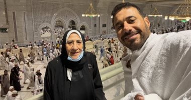 أحمد السعدنى وظهور نادر مع والدته فى الحج.. صور أحمد السعدنى وظهور نادر مع والدته فى الحج.. صور
