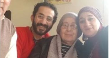 شقيقة أحمد حلمي تنعي والدتها: أمي فى ذمة الله من أصعب الكلمات اللى ممكن تتكتب