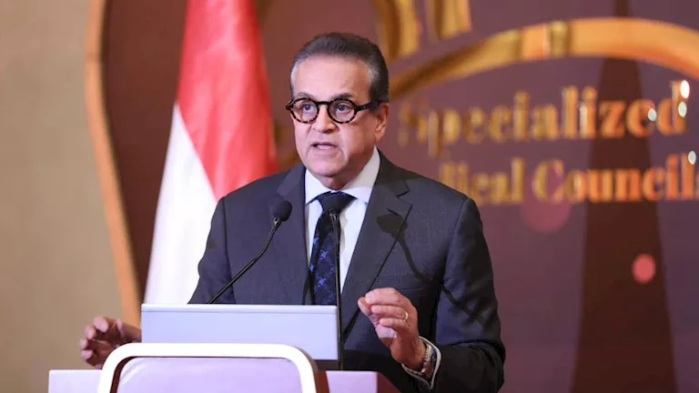 ماذا حدث في اجتماع وزير الصحة بنواب الشيوخ؟.. مصدر يوضح