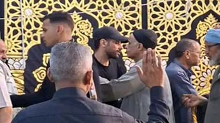 أهالي السويس يقدمون واجب العزاء في والد حمدي المرغني (فيديو وصور)