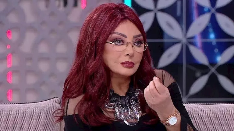 "هتشوفي إيه؟!".. تفاصيل مكالمة نبيلة عبيد تثير الجدل قبل رحيل هاني شاك