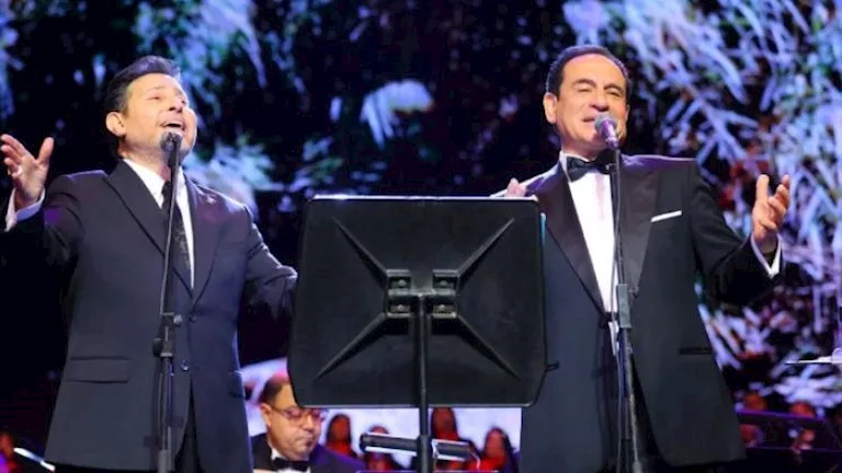 هاني شاكر ومحمد ثروت يعيدان غناء "بلدي" بعد مرور 40 عامًا