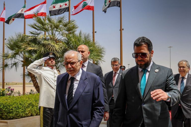 وفد لبناني يترأسه سلام يصل إلى مطار دمشق الدولي في زيارة لسوريا المصدر وكالة سانا
