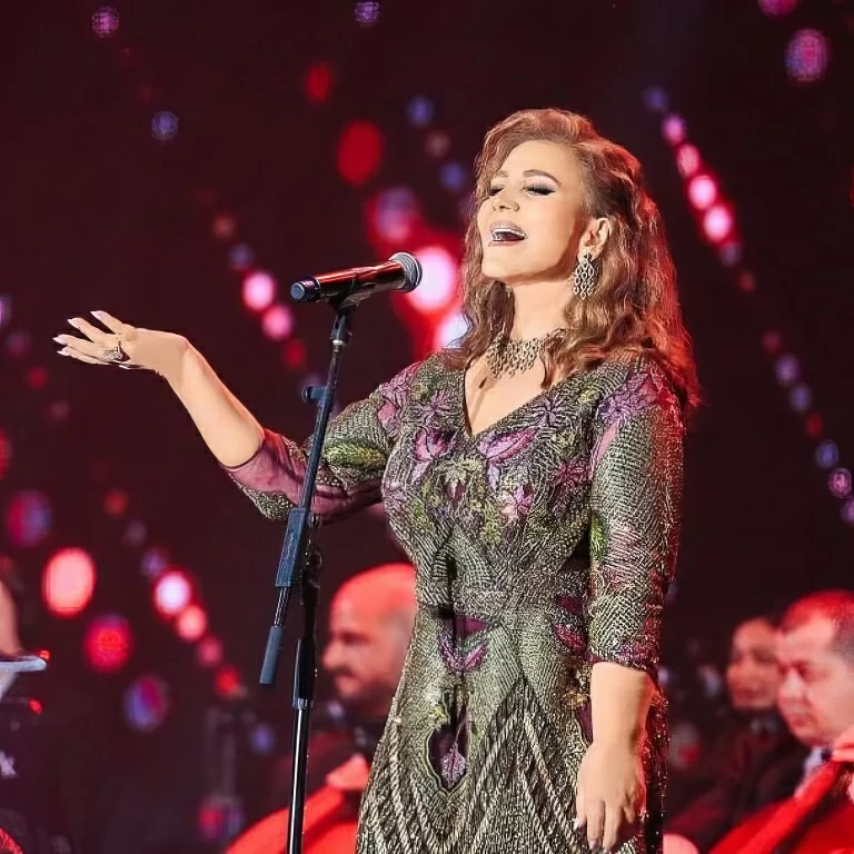 «صوتها أم الذكاء الاصطناعي؟».. ميادة الحناوي تحسم الجدل وتعود للمسرح في المغرب - أخبار السعودية