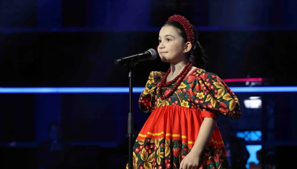«إيميليا» تخطف الأضواء في «The Voice Kids».. ورقصتها تتحوّل إلى ترند - أخبار السعودية