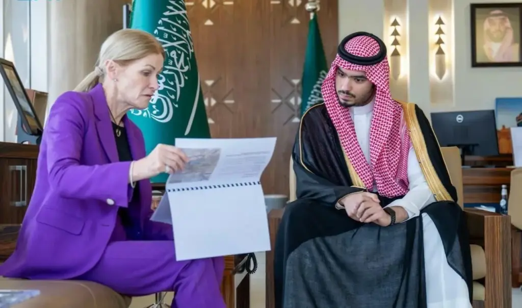 الأمير راكان بن سلمان يستقبل الرئيس التنفيذي للمسار الرياضي - أخبار السعودية