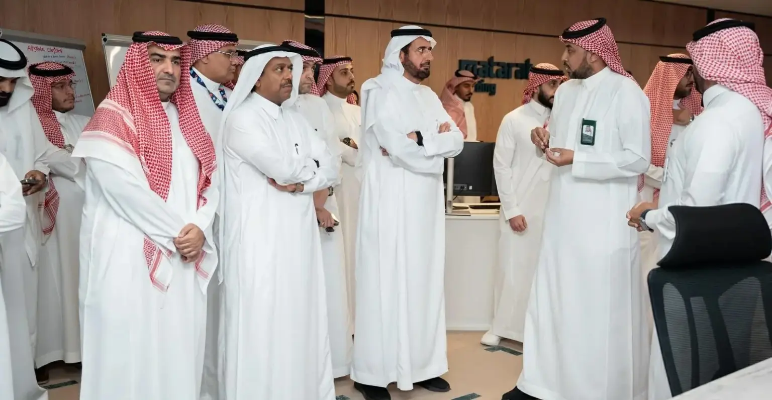 الربيعة يتفقد الخدمات التي تقدمها وزارة الحج لاستقبال ضيوف الرحمن بمطار الملك عبدالعزيز - أخبار السعودية