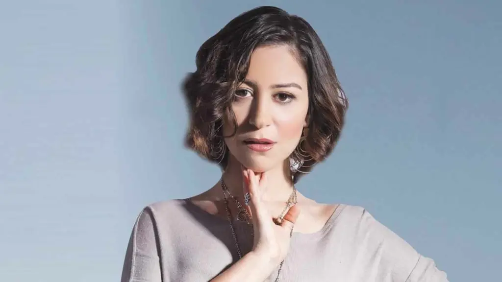 بعد وفاة والدها.. منة شلبي تعود إلى «عنبر الموت» - أخبار السعودية