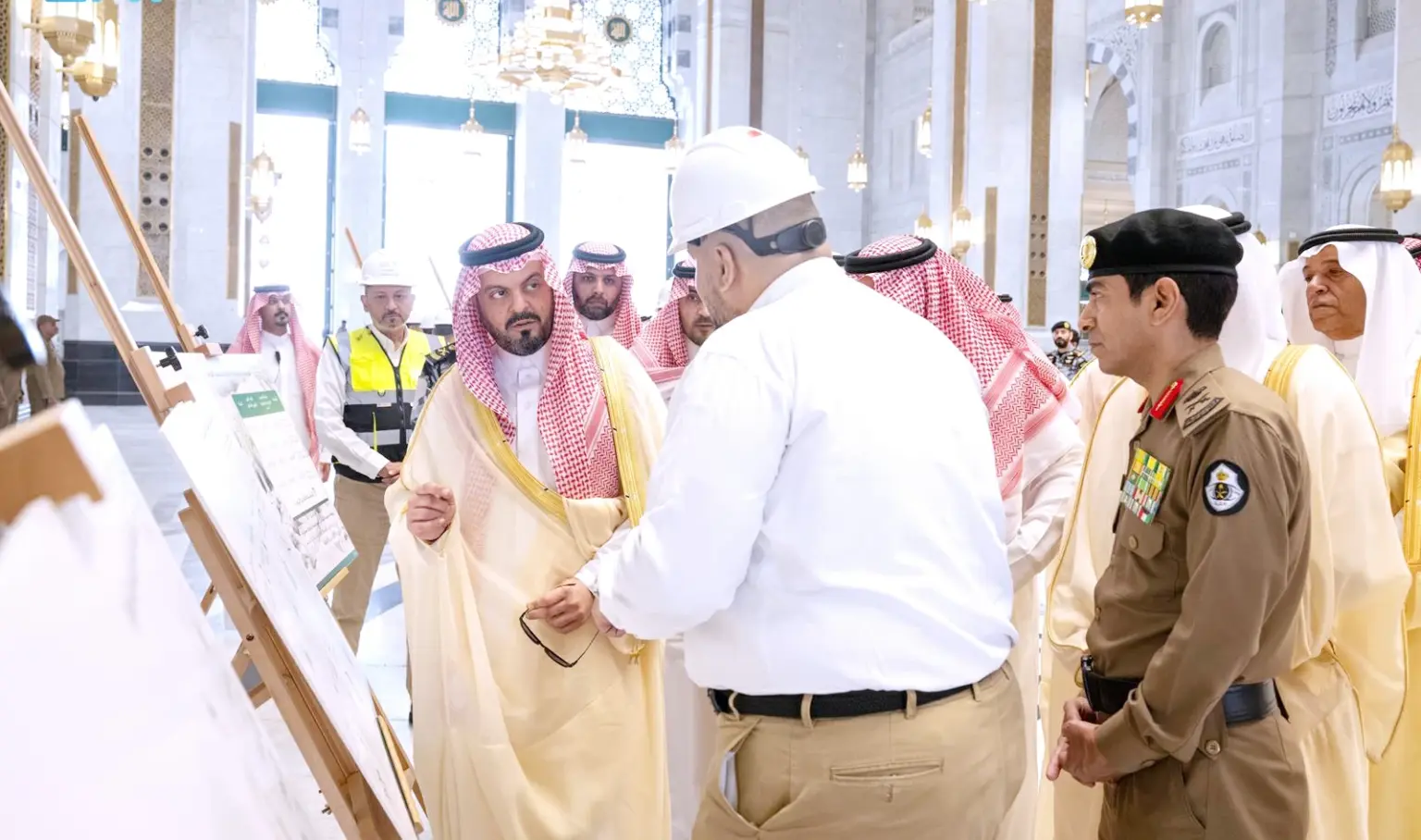 نائب أمير مكة يقف ميدانياً على استعدادات الحج - أخبار السعودية