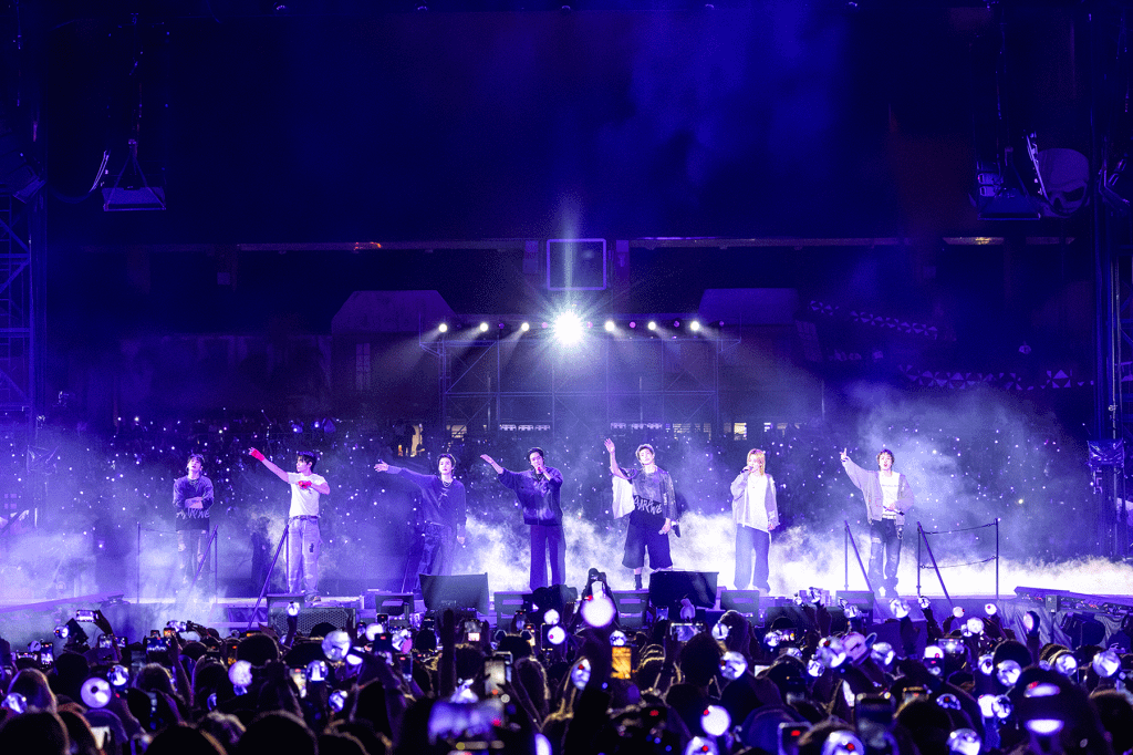 فرقة BTS تهيمن على تقرير الجولات السياحية الشهرية مع أفضل عروض العودة المهنية