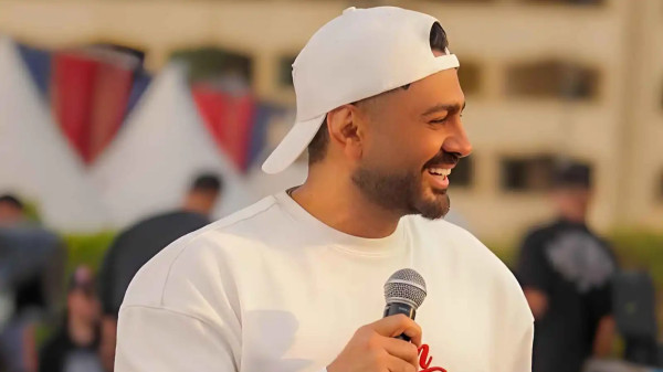 تامر حسني يحتفي بفوز منتخب مصر على روسيا قبل كأس العالم