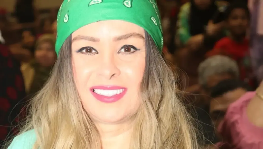 أشرف زكي يكشف تفاصيل الحالة الصحية لحنان شوقي