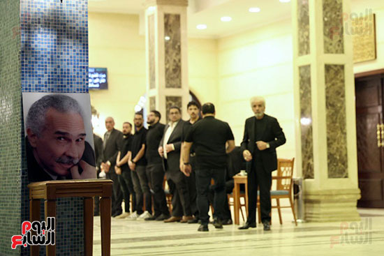 جانب من عزاء الفنان عبد الرحمن ابو زهرة جانب من عزاء الفنان عبد الرحمن ابو زهرة