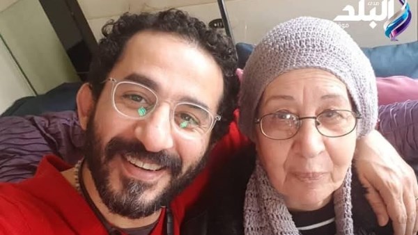 وفاة والدة الفنان أحمد حلمي.. موعد ومكان الجنازة وفاة والدة الفنان أحمد حلمي.. موعد ومكان الجنازة