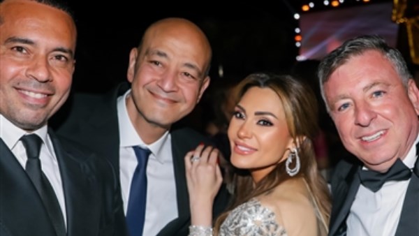 بـ نص مليون جنيه .. فستان زوجة عمرو أديب فى حفل زفاف ابنة «باسل سماقية»