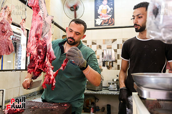اقبال على فواكه اللحوم