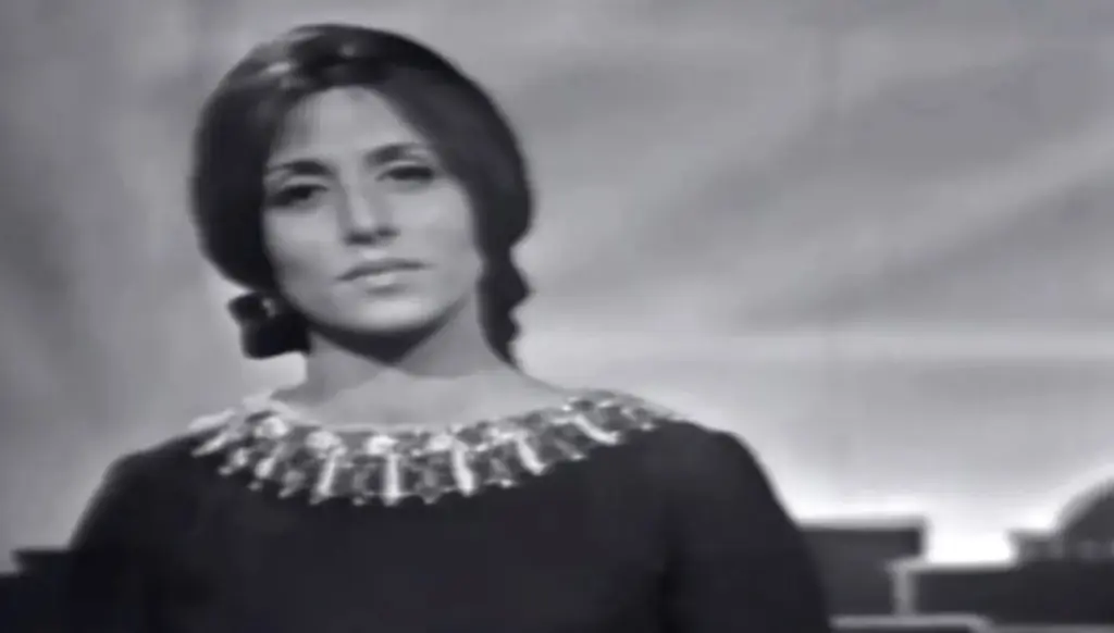 القصة الكاملة وراء ‘غنّيتُ مكة’ لفيروز… يوم قدّم مسيحيون واحدةً من أشهر أغاني عيد الأضحى القصة الكاملة وراء 'غنّيتُ مكة' لفيروز... يوم قدّم مسيحيون واحدةً من أشهر أغاني عيد الأضحى