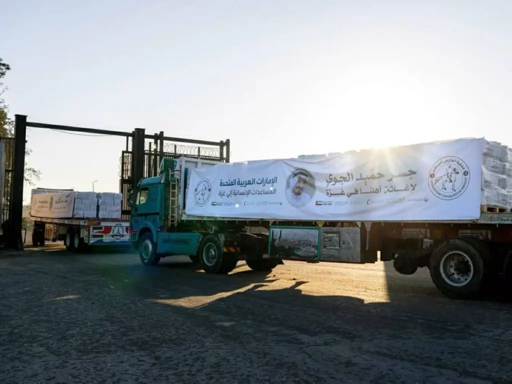 الإمارات تغيث غزة بـ 195 طن طرود غذائية