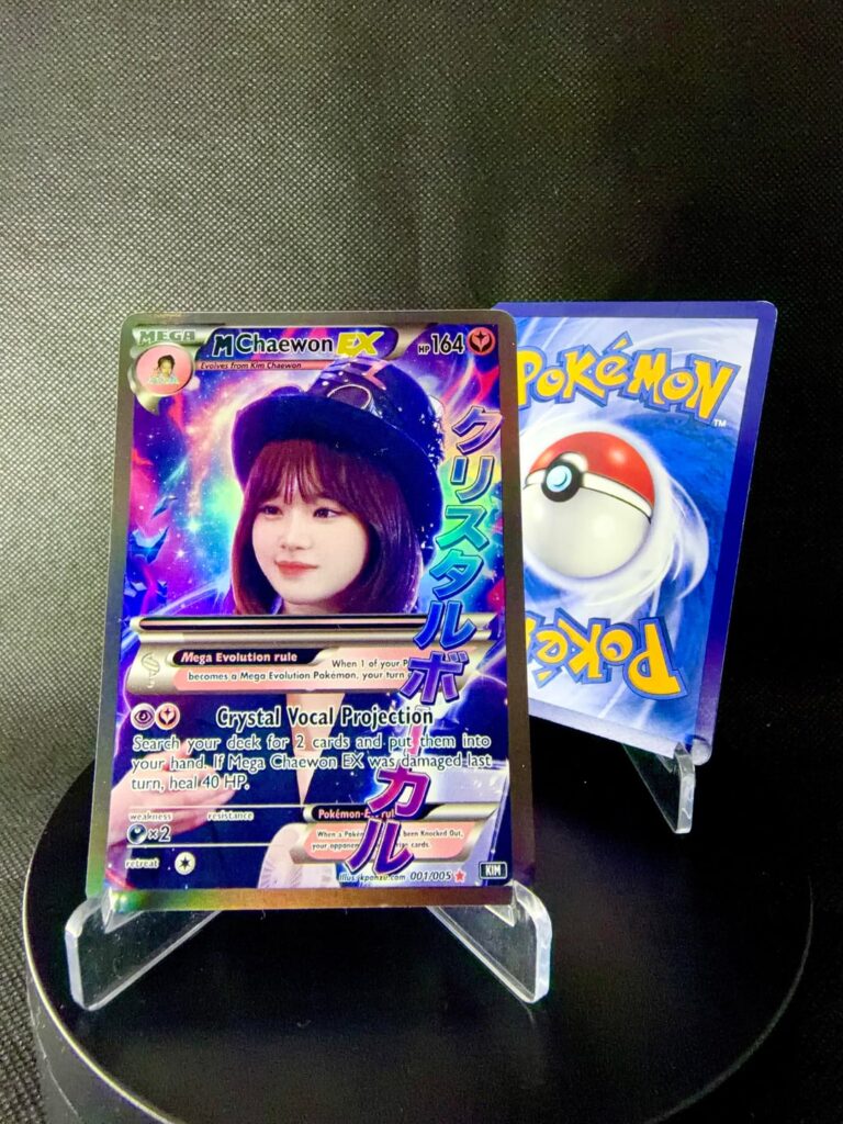 260513 بطاقة صور هولو مستوحاة من FanMade Chaewon pkmn للتحضير لألبومهم الجديد 🐚