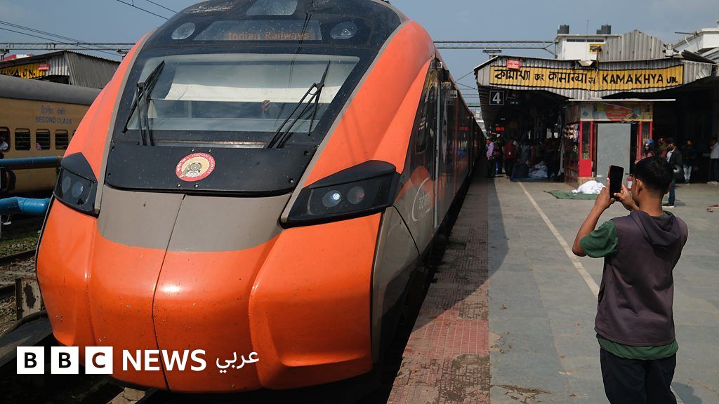كيف تبدو تجربة السفر على متن قطار النوم الهندي الفاخر الجديد؟