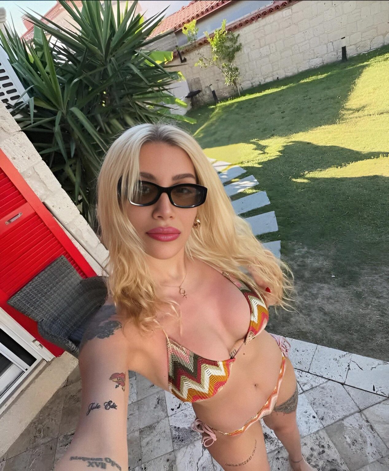 İrem Derici (HD)