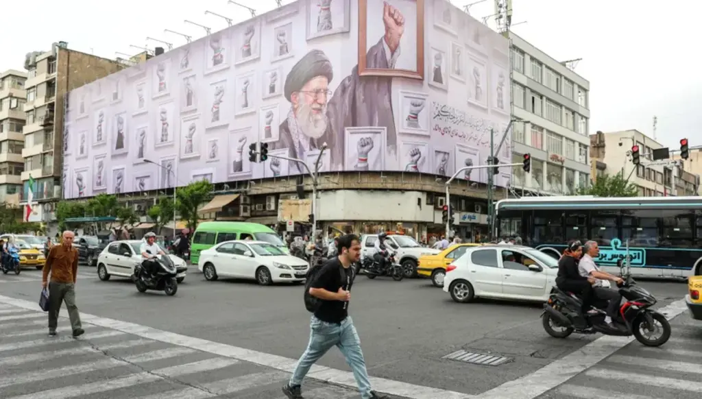 إيران تواجه صراعاً داخلياً حول إعادة الإنترنت