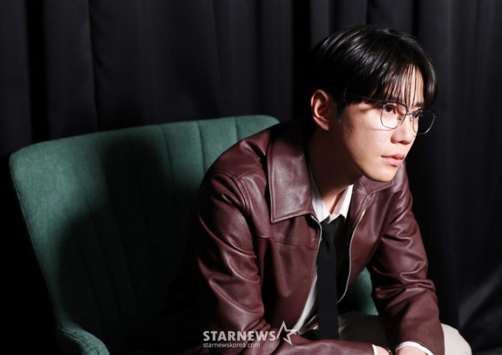يكشف Lee Junyoung (UKISS السابق، UNB) أنه سيتجنيد في الجيش هذا العام + يعلن اعتزاله كمغني للتركيز على التمثيل والرقص