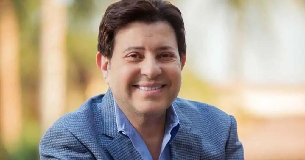 وفاة الفنان المصري هاني شاكر.. ماذا نعرف عن "أمير الغناء العربي"؟