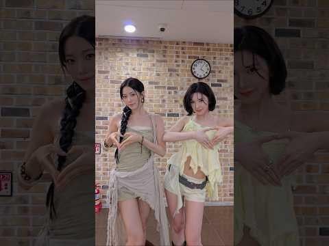 لي سيرافيم كازوها مع NMIXX BAE - بومبالا (تحدي الرقص) (260523)