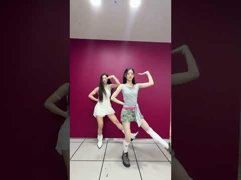 ILLIT MINJU مع NMIXX SULLYOON - إنه أنا (تحدي الرقص) (260519)