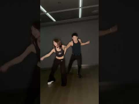 260521 تحديث قناة RAIN الرسمية على اليوتيوب - Feel It (너야)👉 (التحدي مع مومو)