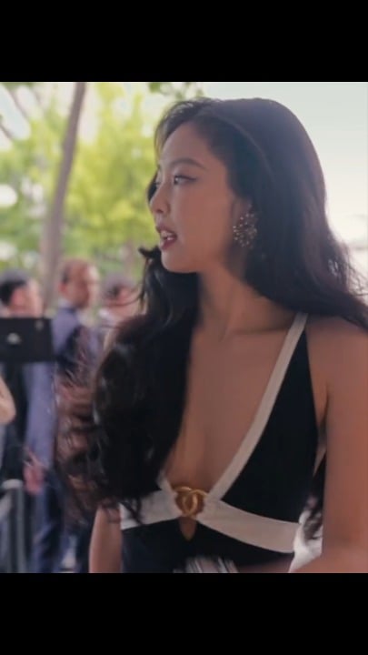 260527 تحديث CHANEL IG مع جيني