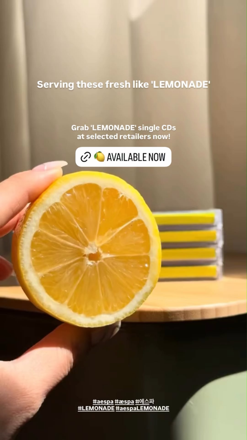 260504 aespa تحديث قصة Instagram - تقديم هذه المنتجات طازجة مثل عصير الليمون. احصل على أقراص مضغوطة منفردة "LEMONADE" من بائعي تجزئة محددين الآن!