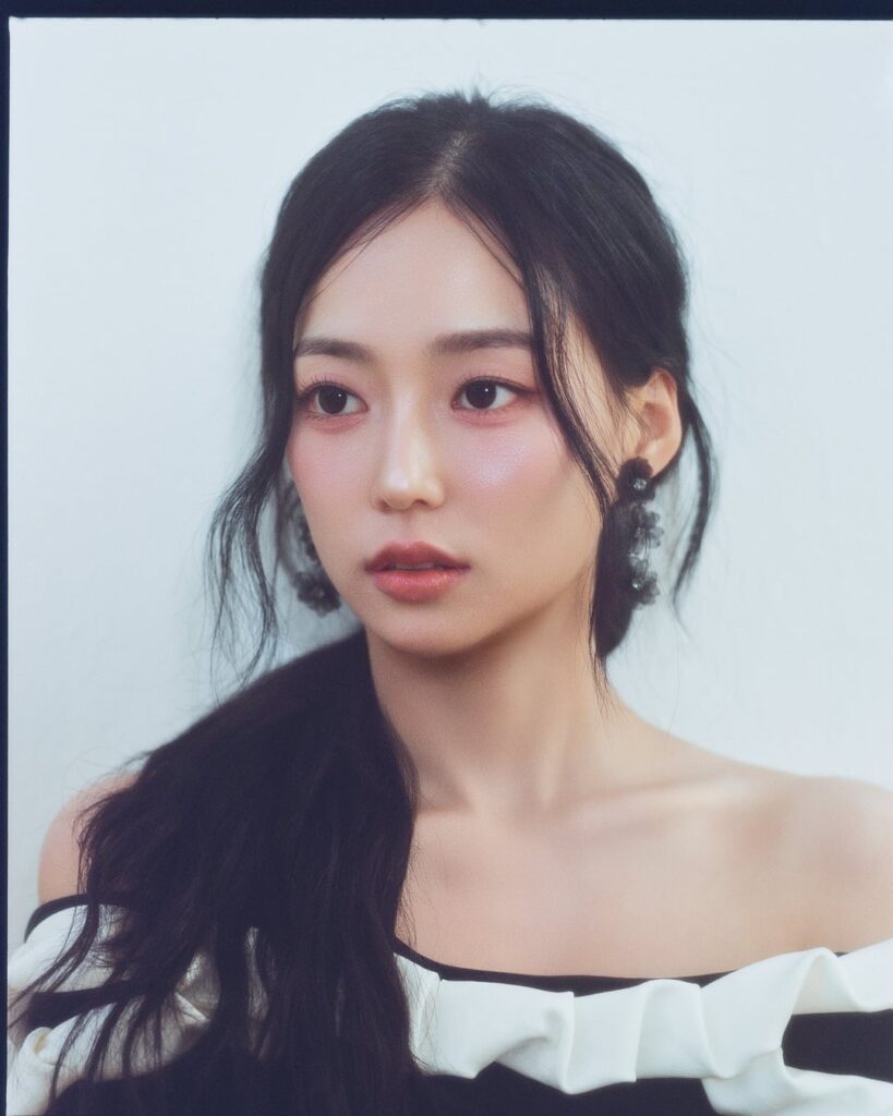 CLC Yeeun - أغنية يابانية منفردة لأول مرة: عطر الذكريات (기억의향기) (الصورة المفاهيمية 2)