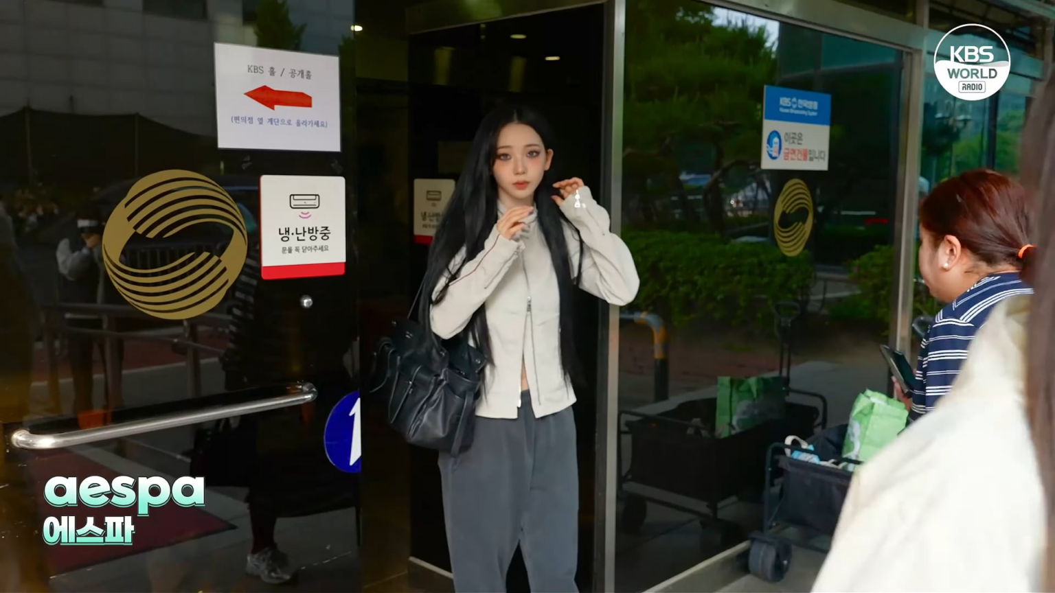 260515 aespa - تم رصده في Music Bank للتسجيل المسبق على قناة KBS WORLD TV