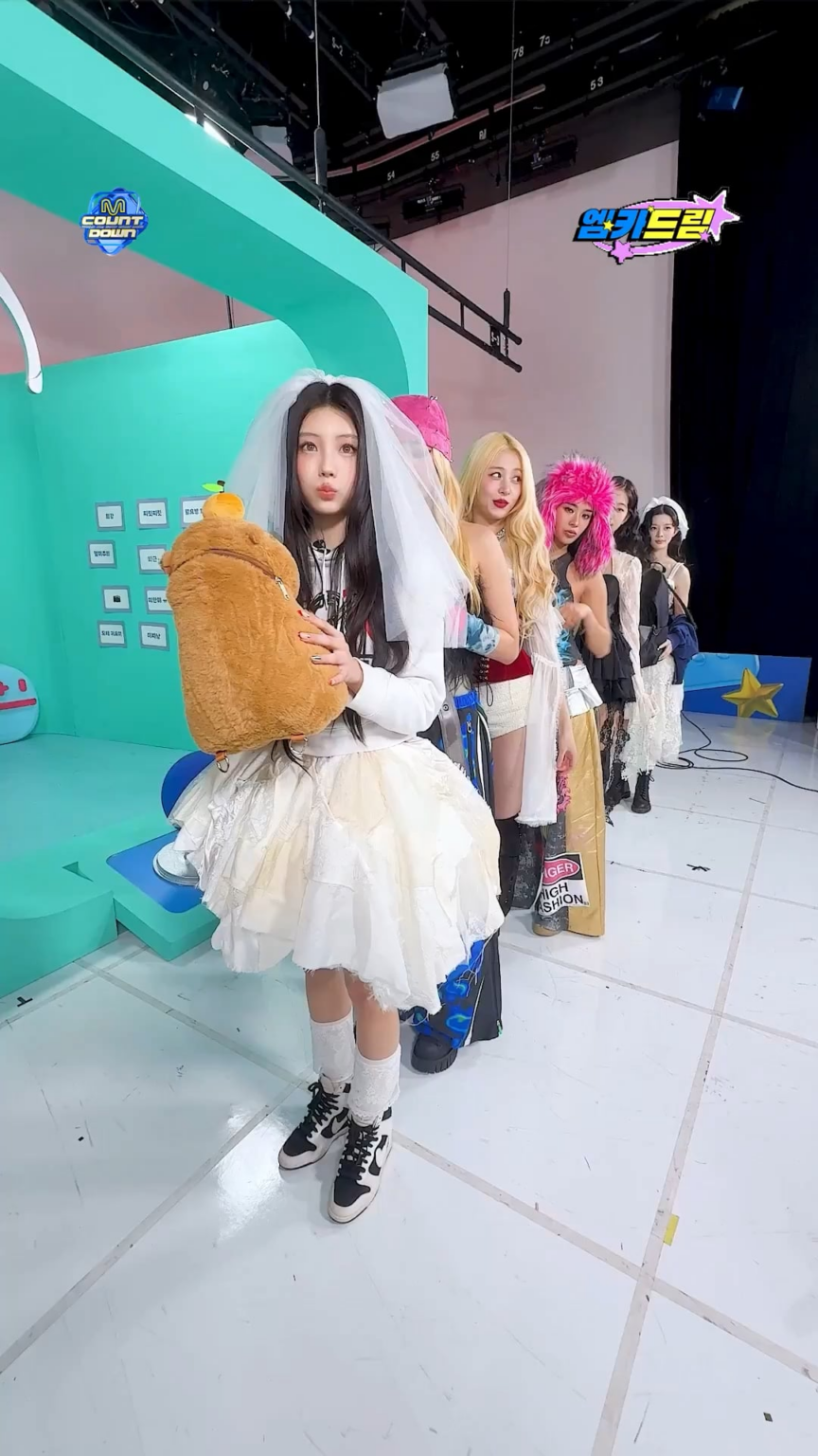 تحديث تويتر 260516 Mnet M Countdown مع هوه يونجين وكازوها (مع ILLIT Minju وWonhee)