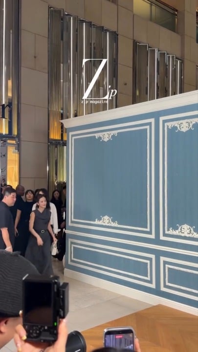 260521 جيسو تصل إلى متجر Dior Pop-Up في LANDMARK في هونغ كونغ