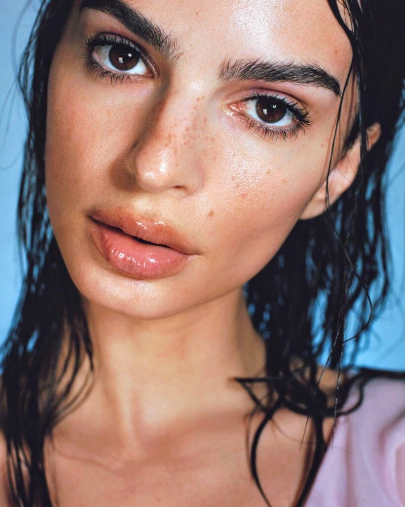Emily Ratajkowski