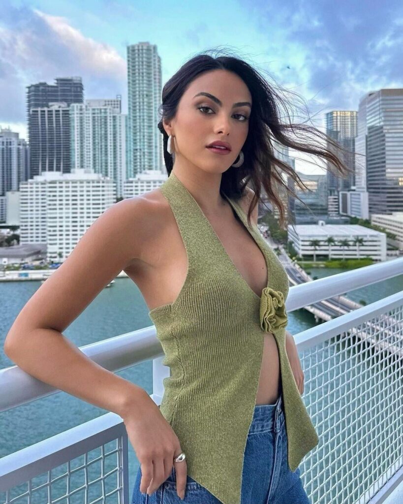 Camila Mendes