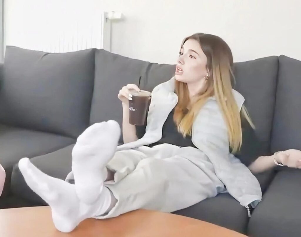 Sıla Dündar Feet