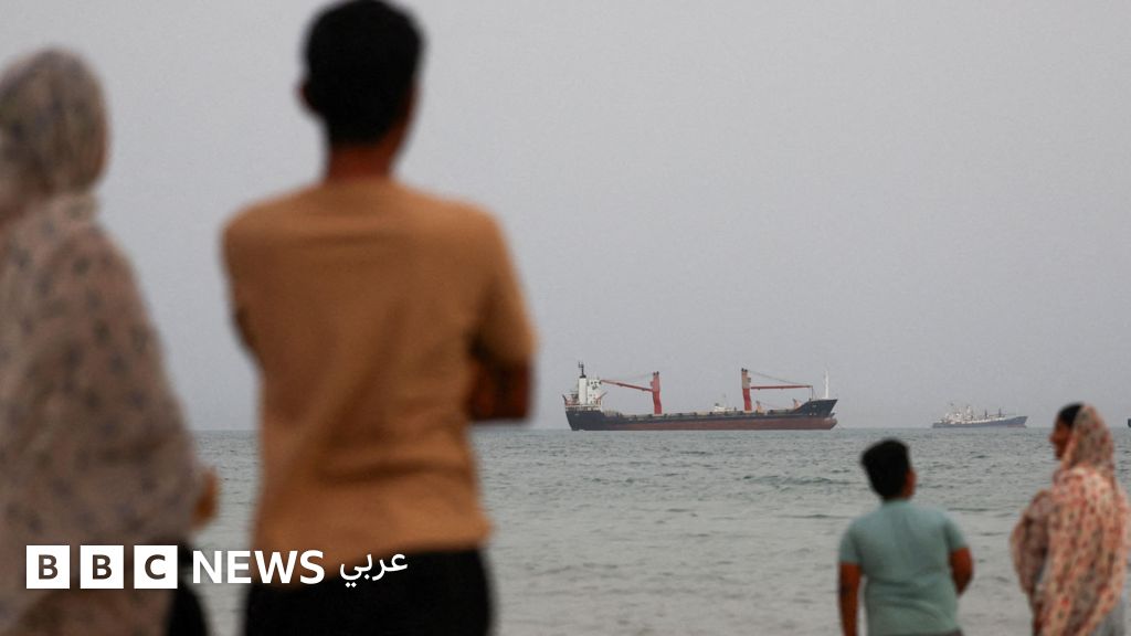 ماذا لو بقي مضيق هرمز مغلقاً؟ – مقال في بلومبيرغ ماذا لو بقي مضيق هرمز مغلقاً؟ - مقال في بلومبيرغ