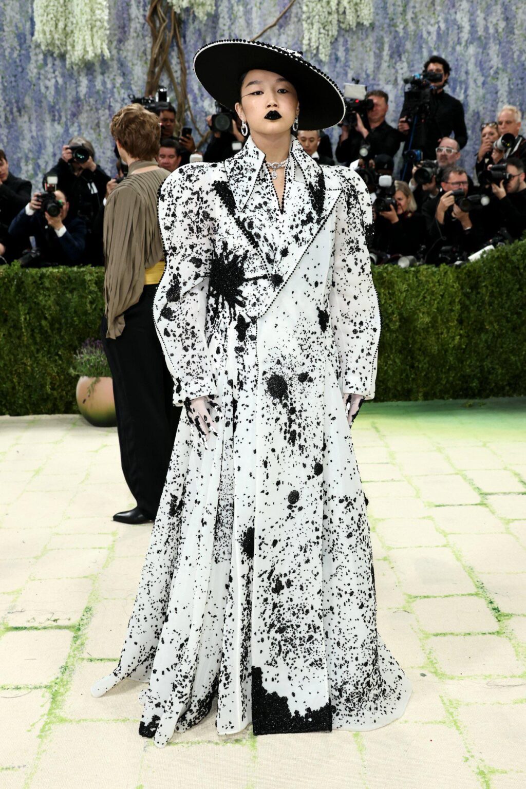أودري نونا ترتدي فستاناً من روبرت وون FW25 في حفل Met Gala لعام 2026